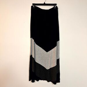 Double Take Maxi Skirt Women 1X Plus Black Gray Chevron A-Line Modest Minimalist